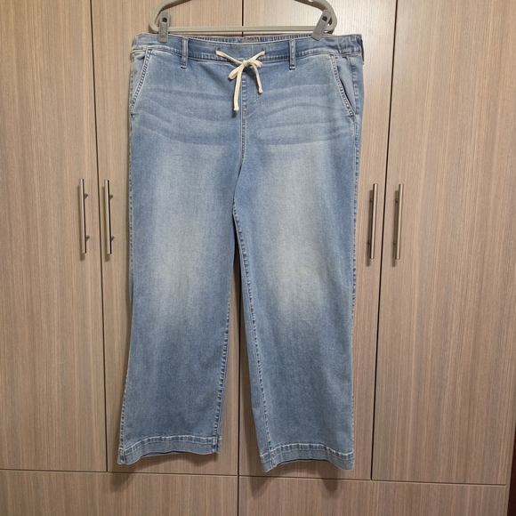 Torrid Wide Leg Jeans - Picture 1 of 6
